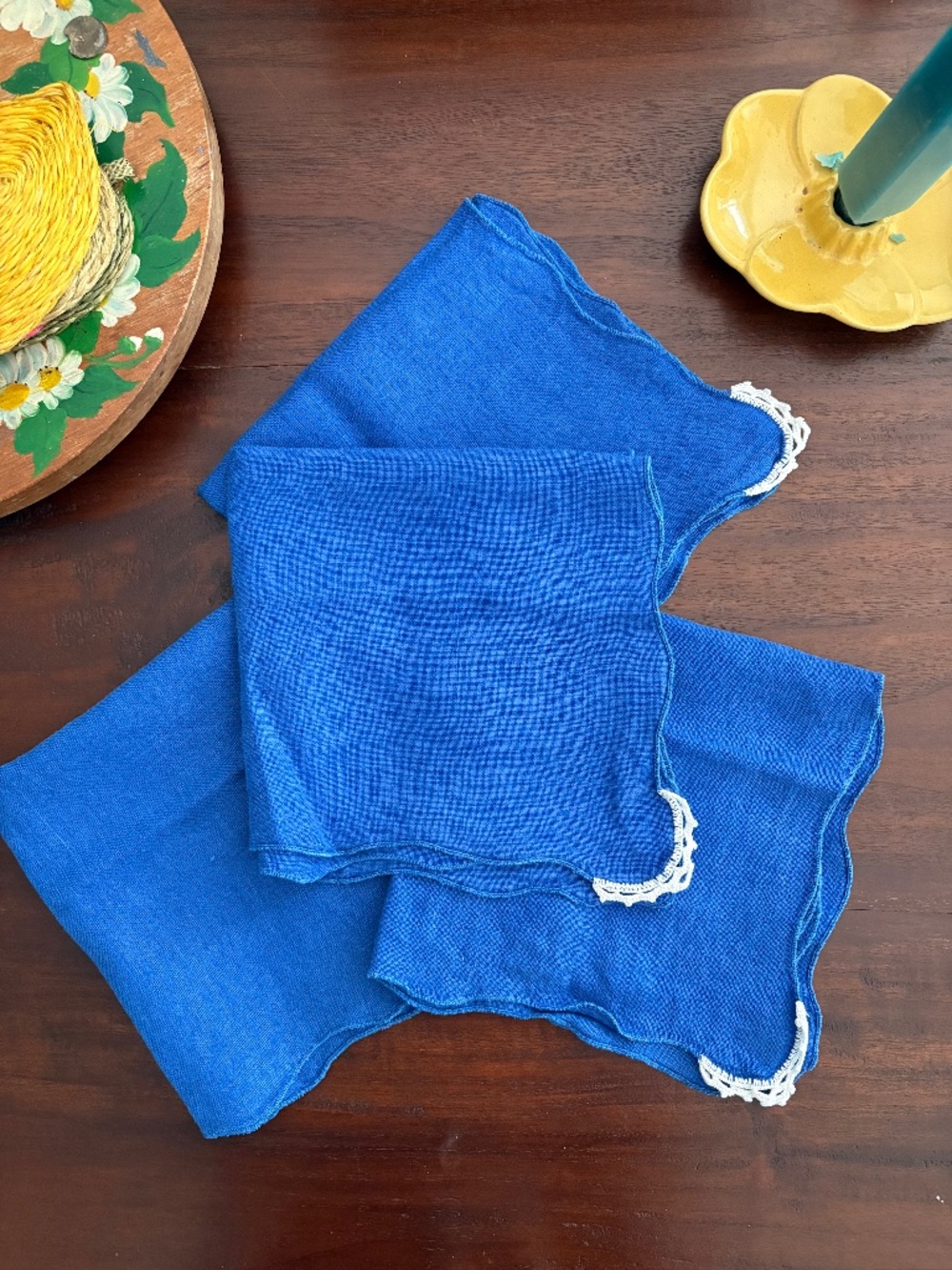 Vintage scallop blue cloth napkins, SET of 4